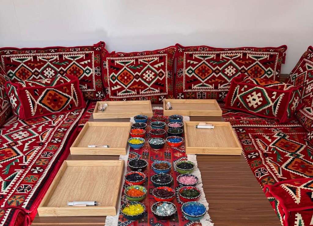 eigene Mosaiklampe in einem DIY Workshop in Berlin